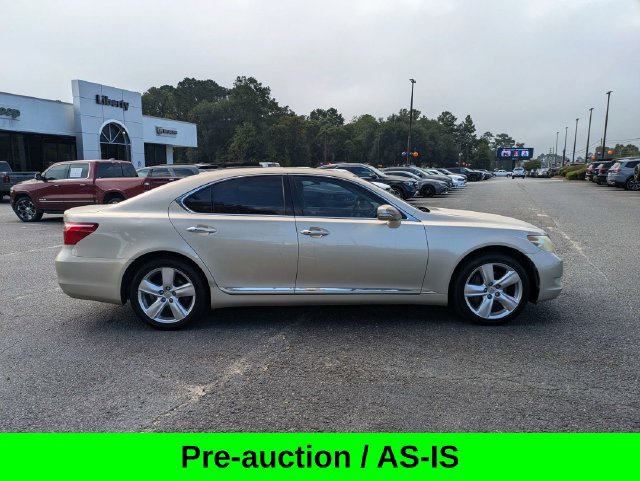 Used 2010 Lexus LS 460 w/ Comfort Pkg RWD image 4