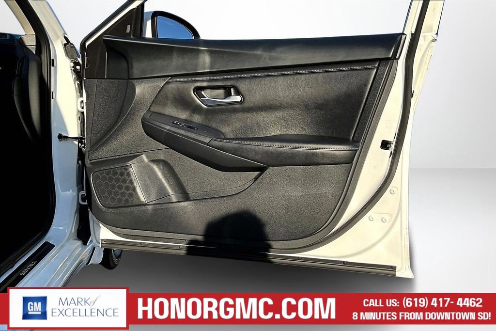 Used 2024 Nissan Sentra SV FWD image 27