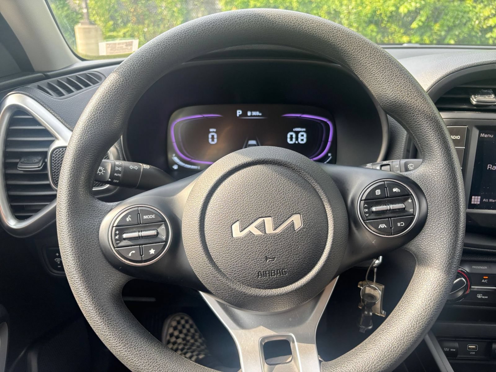 Used 2025 Kia Soul LX w/ LX Technology Package FWD image 31