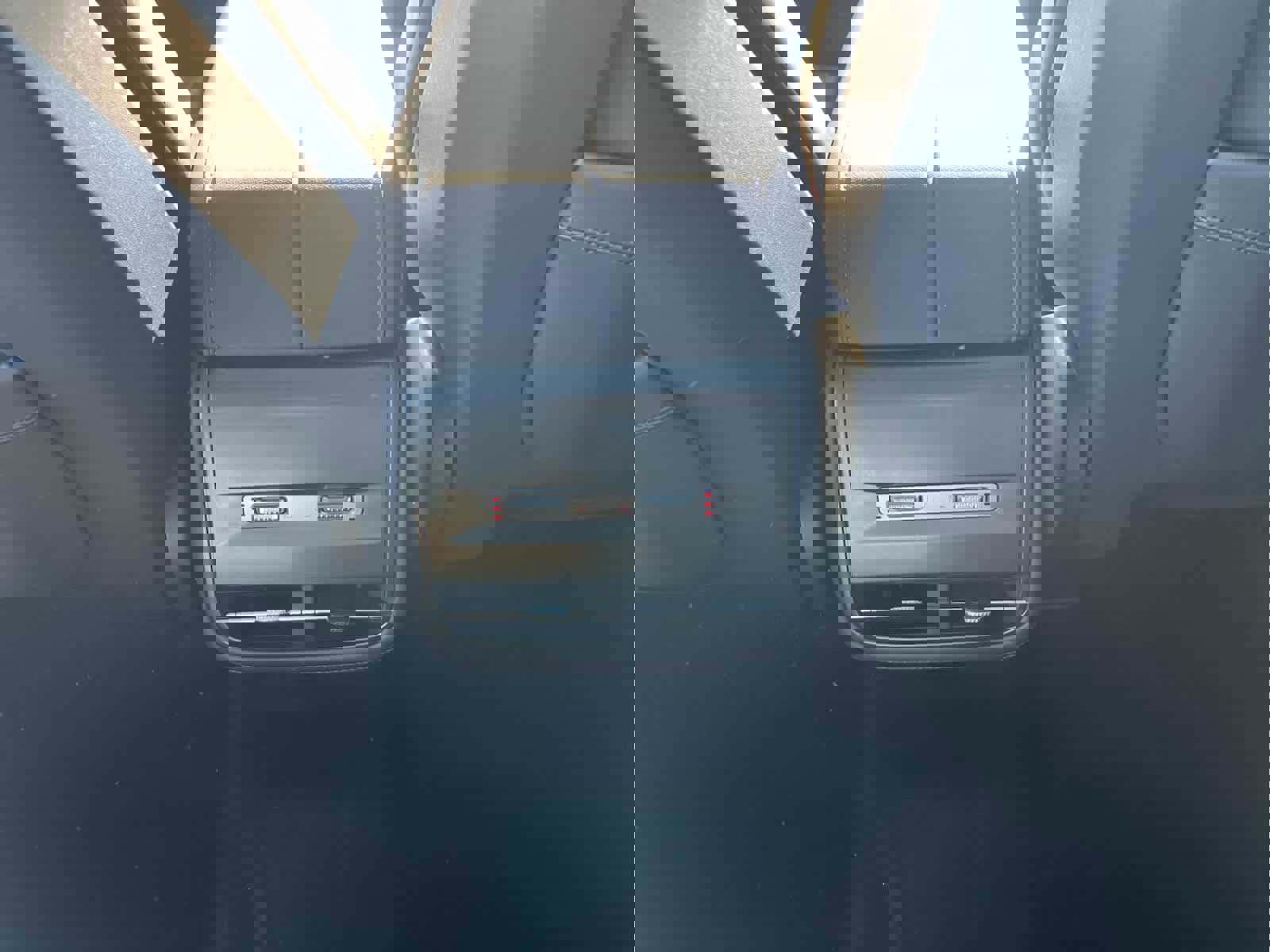 Used 2024 Lincoln Nautilus Reserve w/ Equipment Group 202A image 27