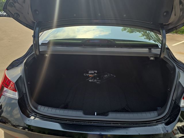 New 2025 Hyundai Elantra SEL image 23