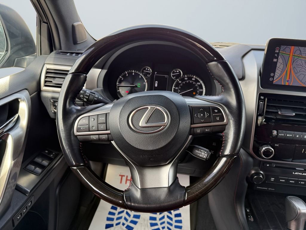 Used 2023 Lexus GX 460 Premium w/ Premium Package image 12