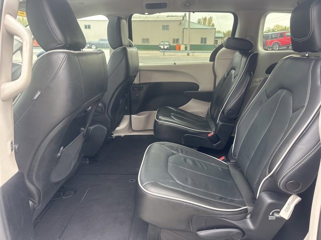 Used 2022 Chrysler Pacifica Limited image 27
