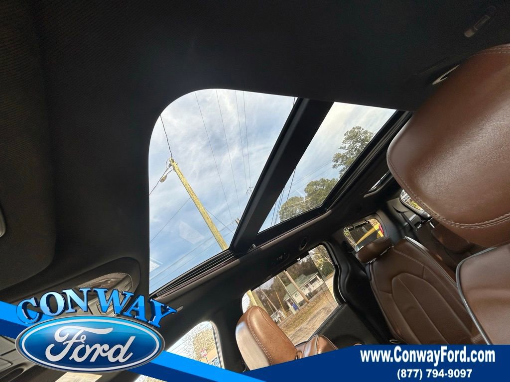 Used 2020 Chrysler Pacifica Limited image 35