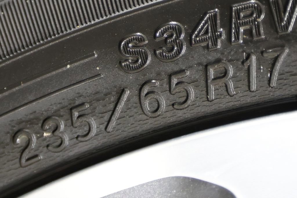 Used 2024 Chrysler Pacifica Select image 42