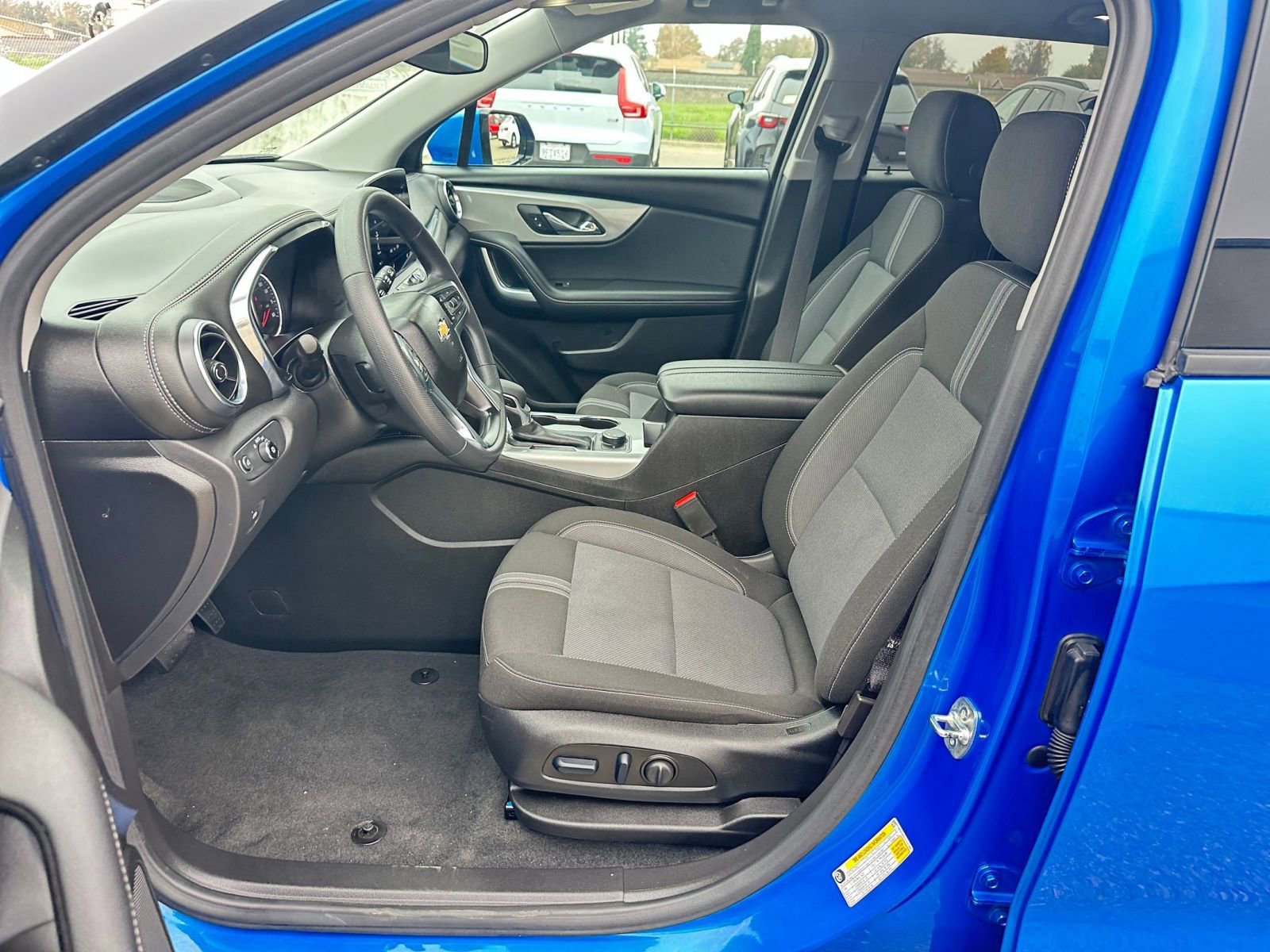 Used 2025 Chevrolet Blazer LT image 27