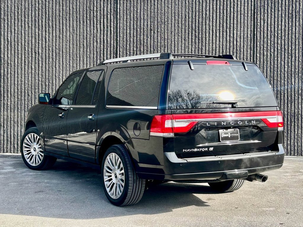 Used 2017 Lincoln Navigator L Reserve image 3