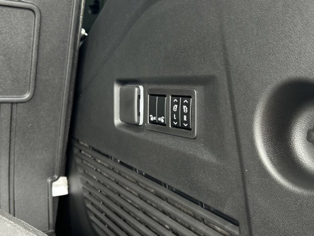 New 2026 GMC Yukon AT4 w/ AT4 Premium Plus Package AWD/4WD image 13