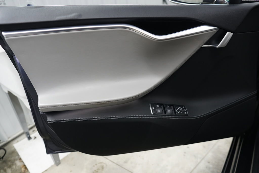 Used 2015 Tesla Model S 85D AWD/4WD image 16