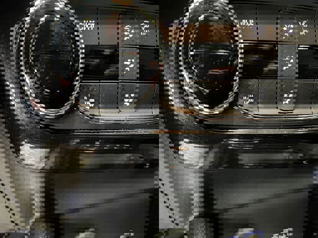 Used 2025 Chevrolet TrailBlazer RS w/ Convenience Package image 13