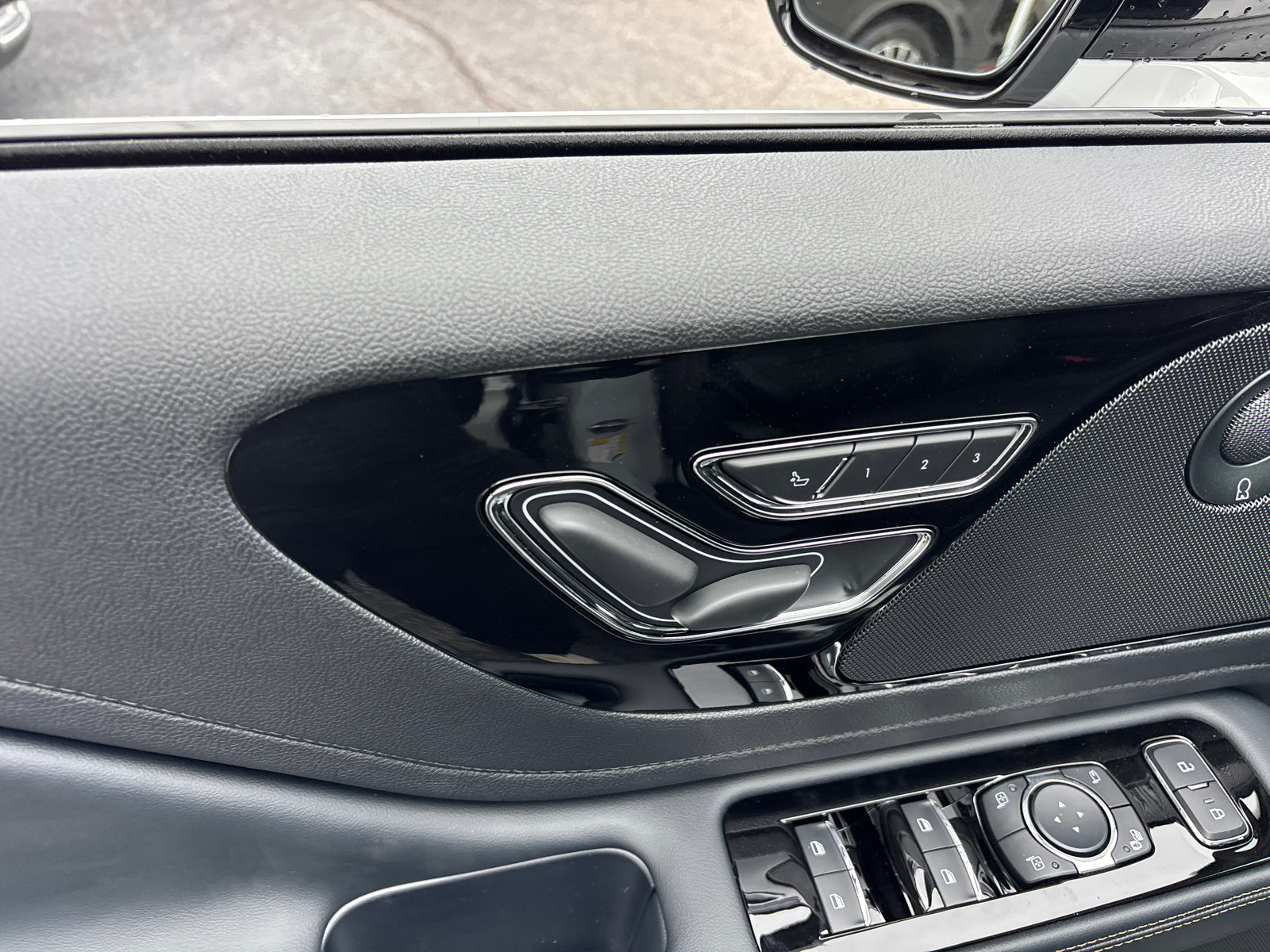 New 2027 Lincoln Aviator Reserve AWD/4WD image 12