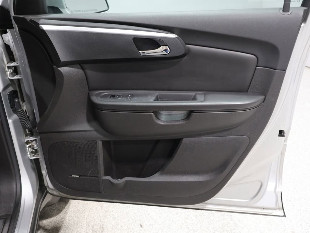 Used 2012 Chevrolet Traverse LT image 24