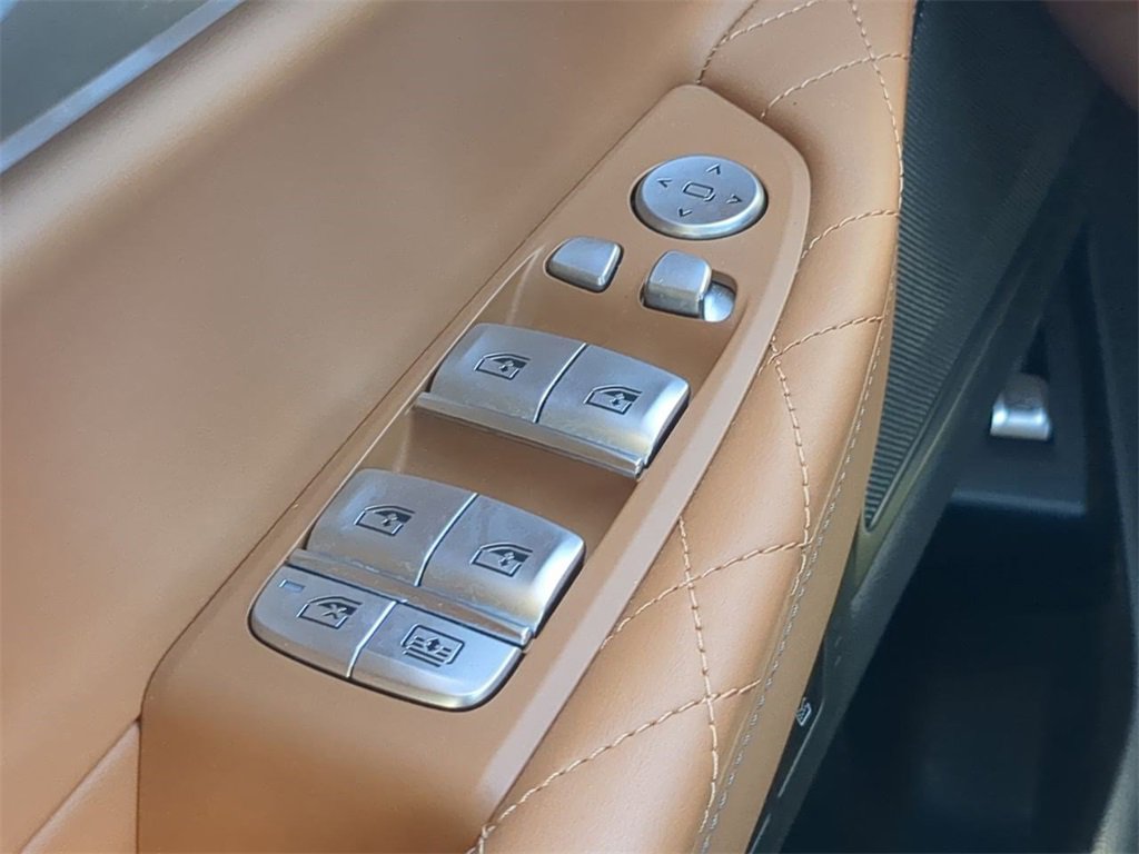 Used 2021 BMW 750i xDrive w/ Luxury Rear Seating Package image 25