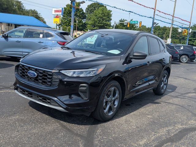 Used 2023 Ford Escape ST-Line w/ Tech Pack #1 AWD/4WD image 3