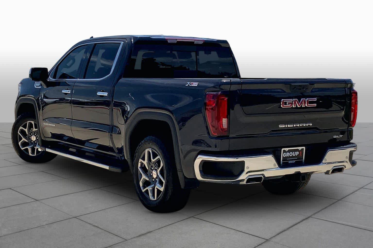 Used 2025 GMC Sierra 1500 SLT AWD/4WD image 12