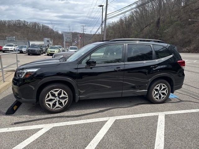 Used 2021 Subaru Forester Premium image 3