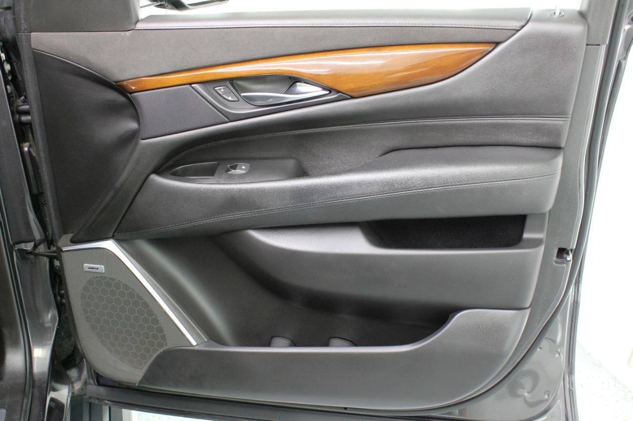 Used 2018 Cadillac Escalade Premium Luxury image 54