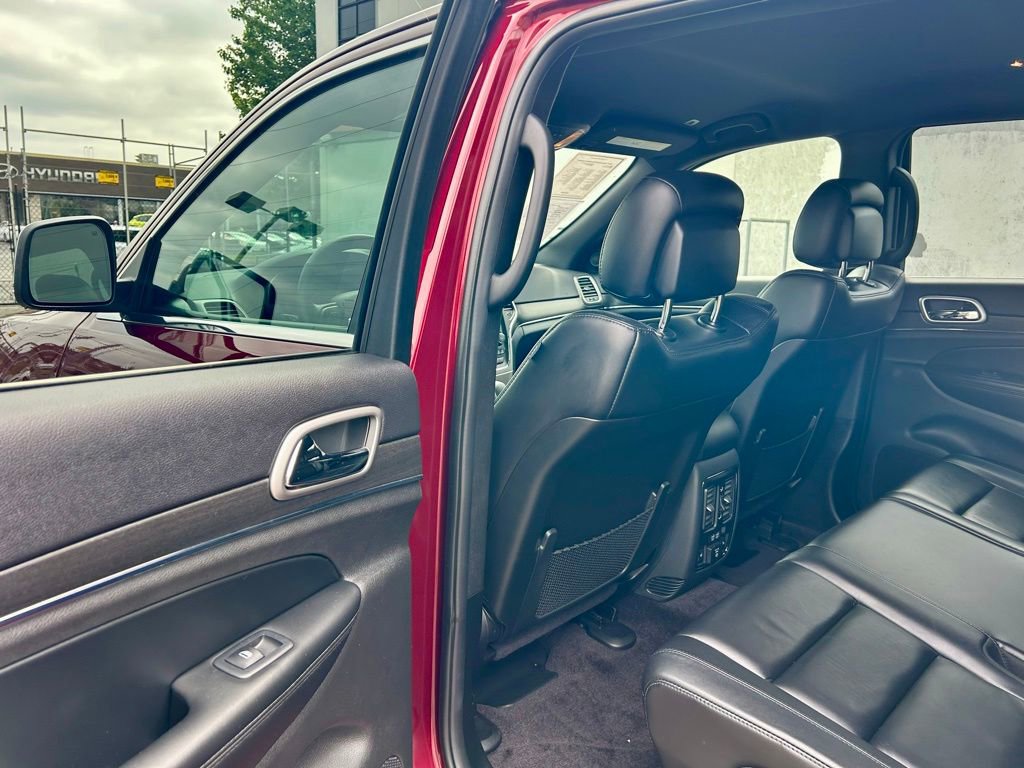 Used 2018 Jeep Grand Cherokee Limited AWD/4WD image 11