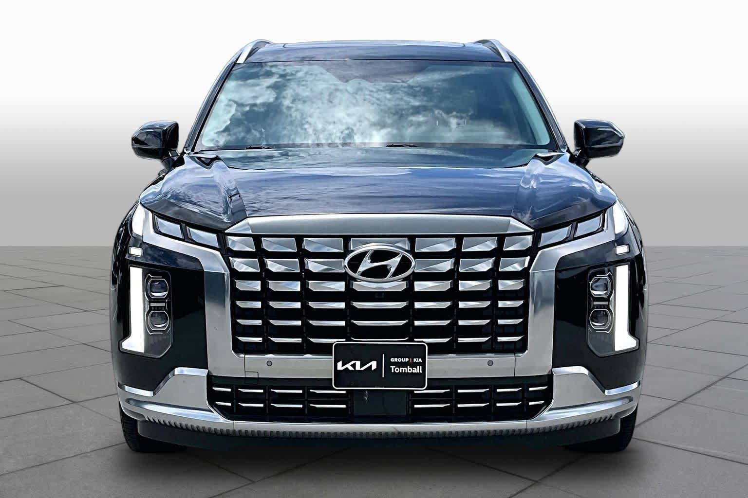 Used 2024 Hyundai Palisade Calligraphy FWD image 4