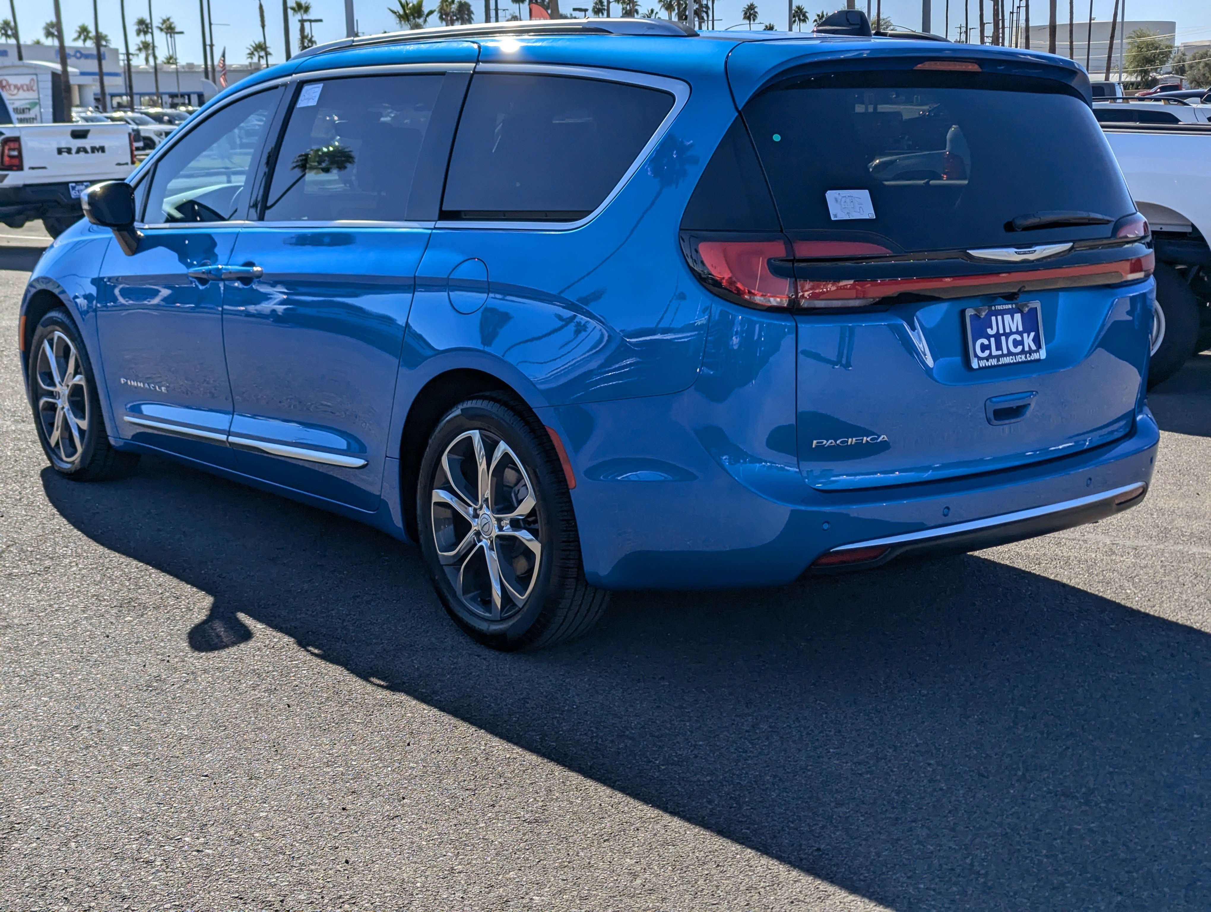 New 2026 Chrysler Pacifica Pinnacle image 4