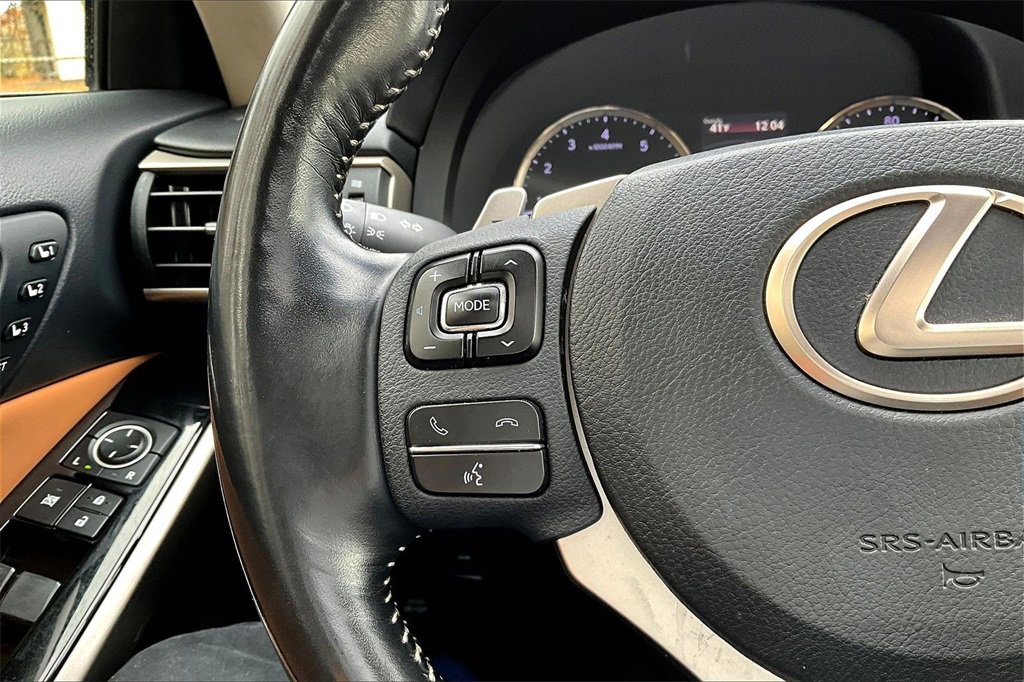 Used 2018 Lexus IS 300 AWD image 10