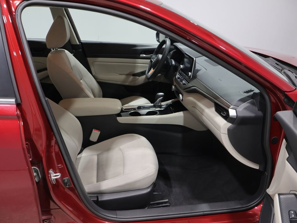 Used 2024 Nissan Altima 2.5 SV AWD/4WD image 22