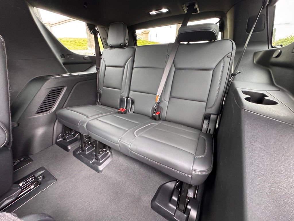 Used 2025 GMC Yukon Denali AWD/4WD image 31