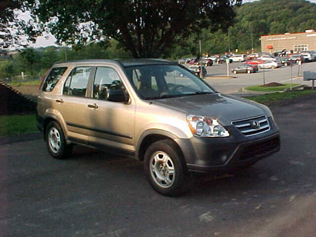 Used 2005 Honda CR-V LX image 2