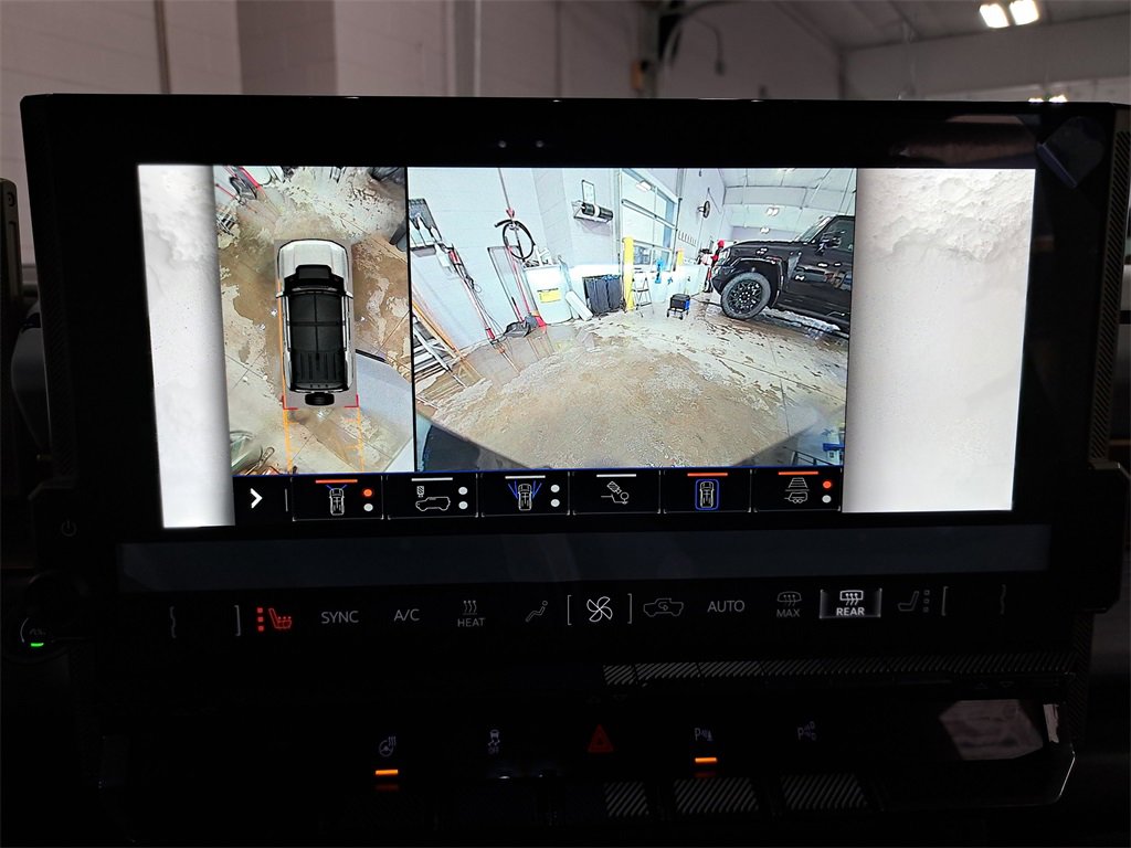 New 2025 GMC Hummer EV 2X image 33