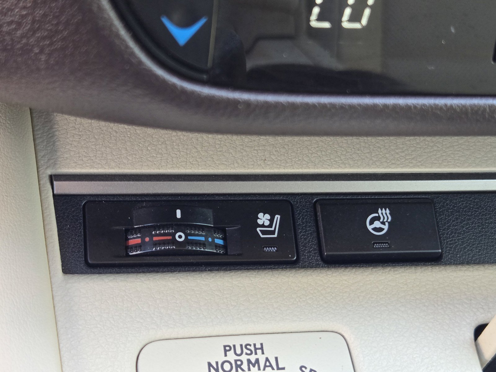 Used 2017 Lexus ES 300h w/ Navigation System Package FWD image 19
