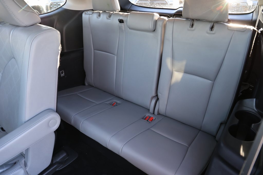 Used 2021 Toyota Highlander Platinum image 16