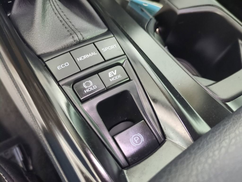 Used 2025 Toyota Camry SE w/ Multimedia Upgrade Package image 28