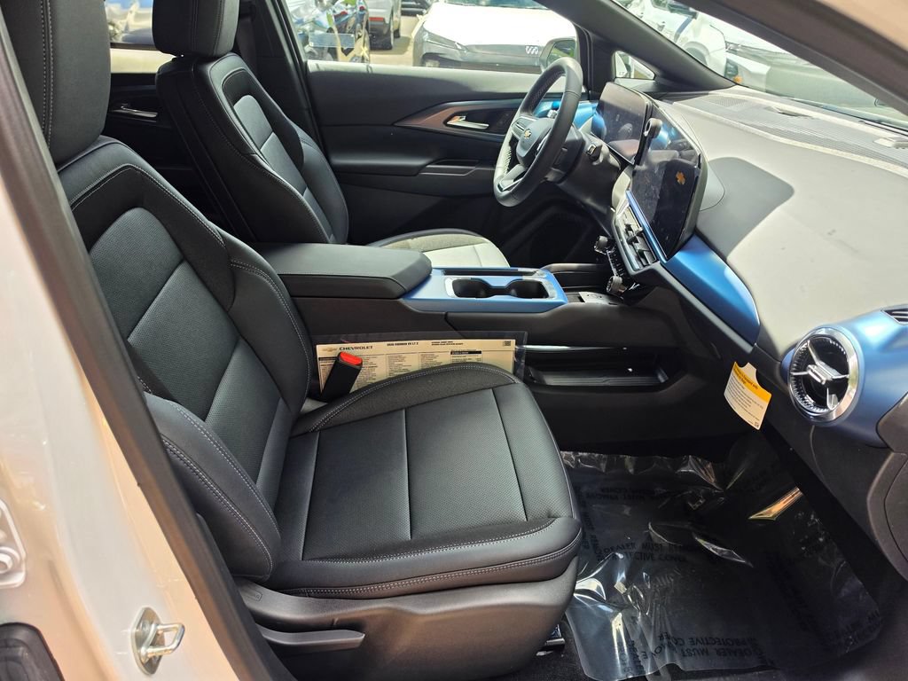 New 2026 Chevrolet Equinox EV LT AWD/4WD image 11