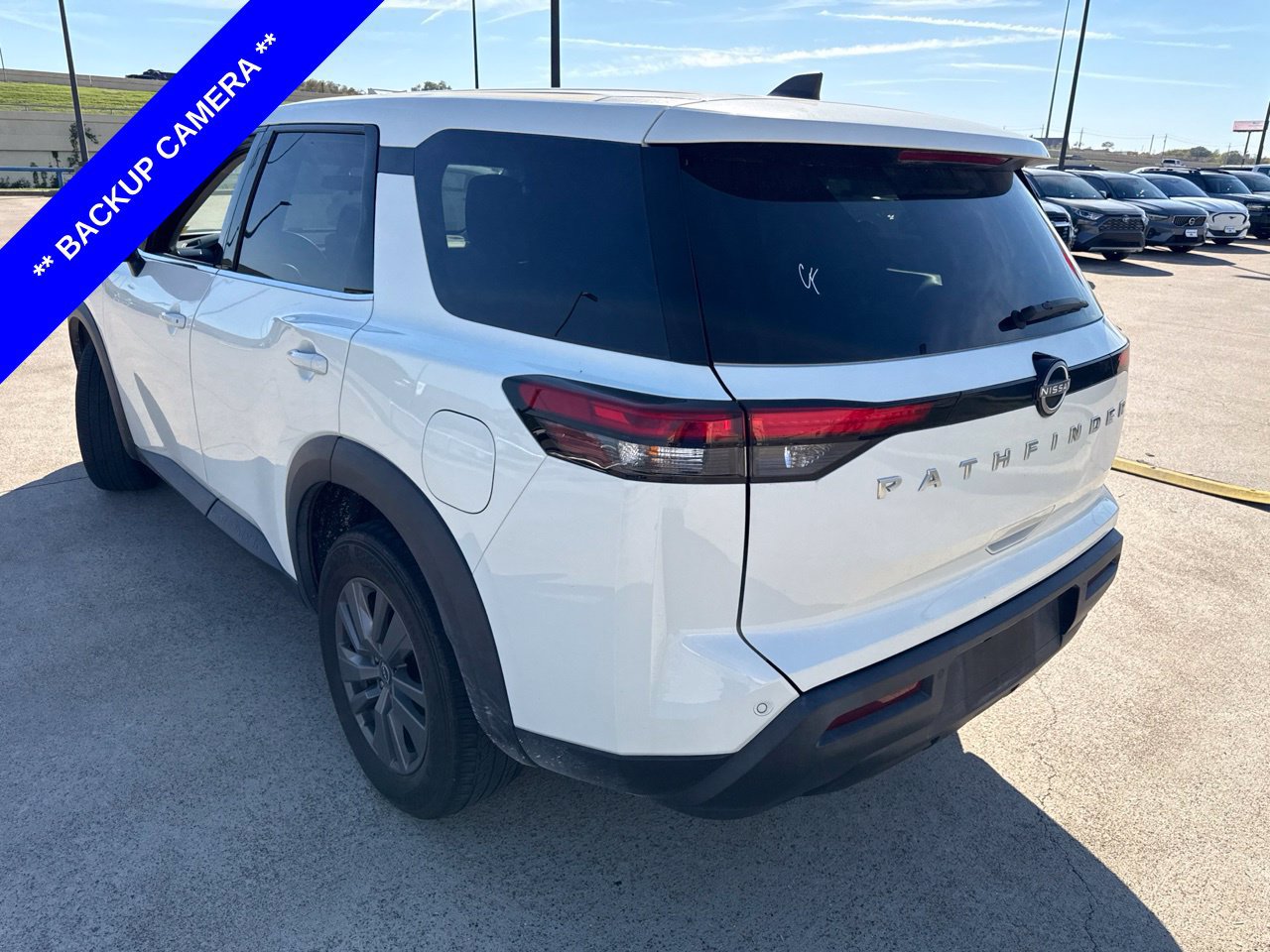 Used 2024 Nissan Pathfinder S FWD image 8