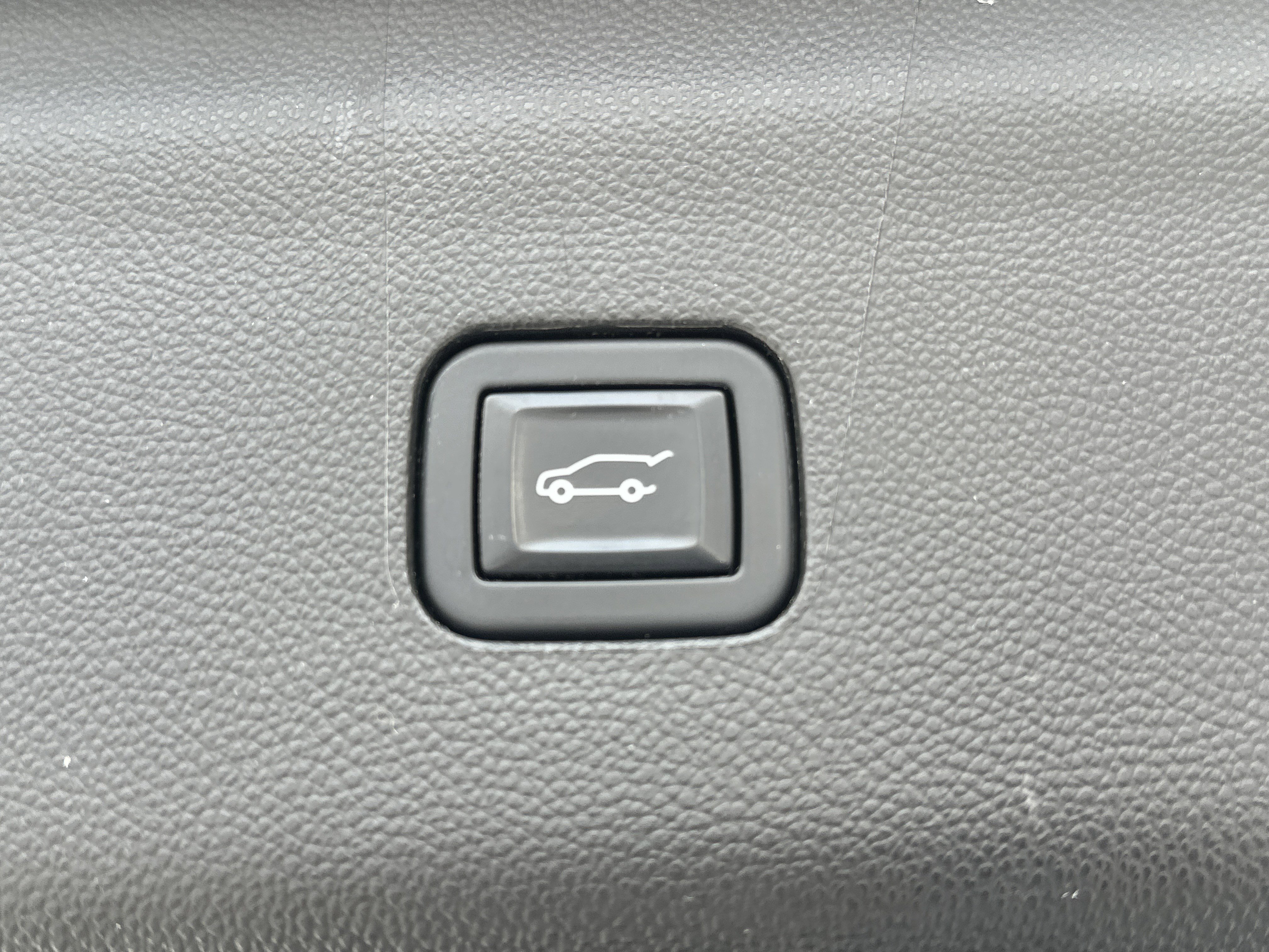 Used 2022 Buick Enclave Avenir w/ Avenir Technology Package image 15