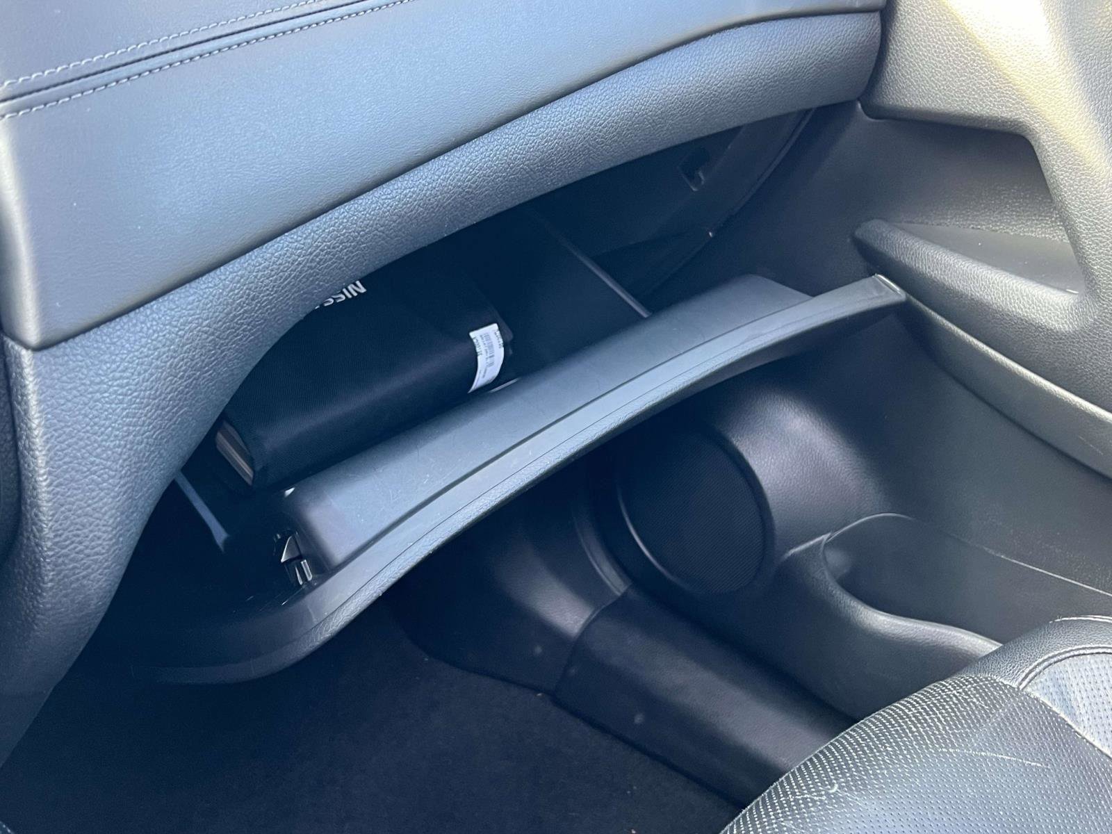 Used 2020 Nissan Rogue SL w/ Premium Package image 35