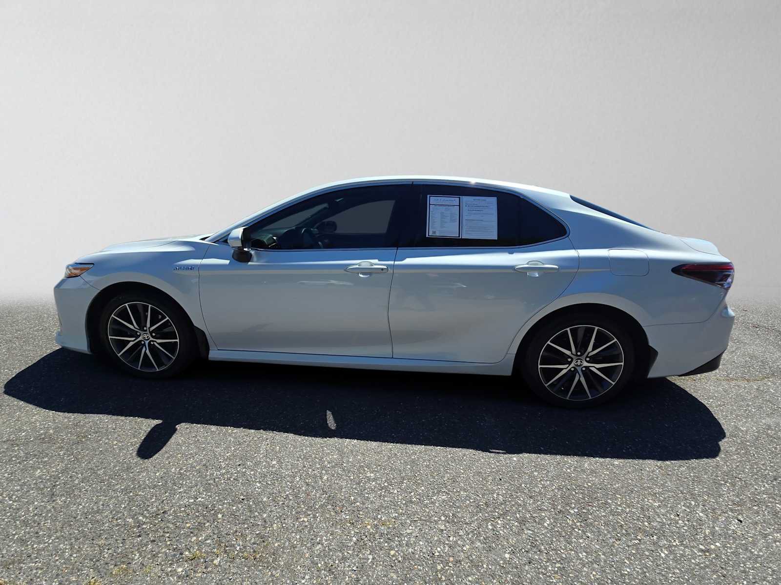 Certified 2021 Toyota Camry XLE FWD image 6