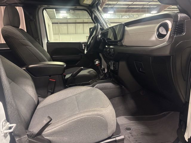 Used 2025 Jeep Wrangler Sport image 7