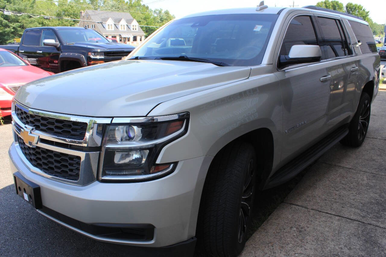 Used 2017 Chevrolet Suburban LT image 5