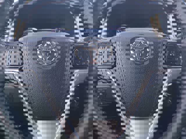 Used 2016 Toyota Highlander Limited image 24