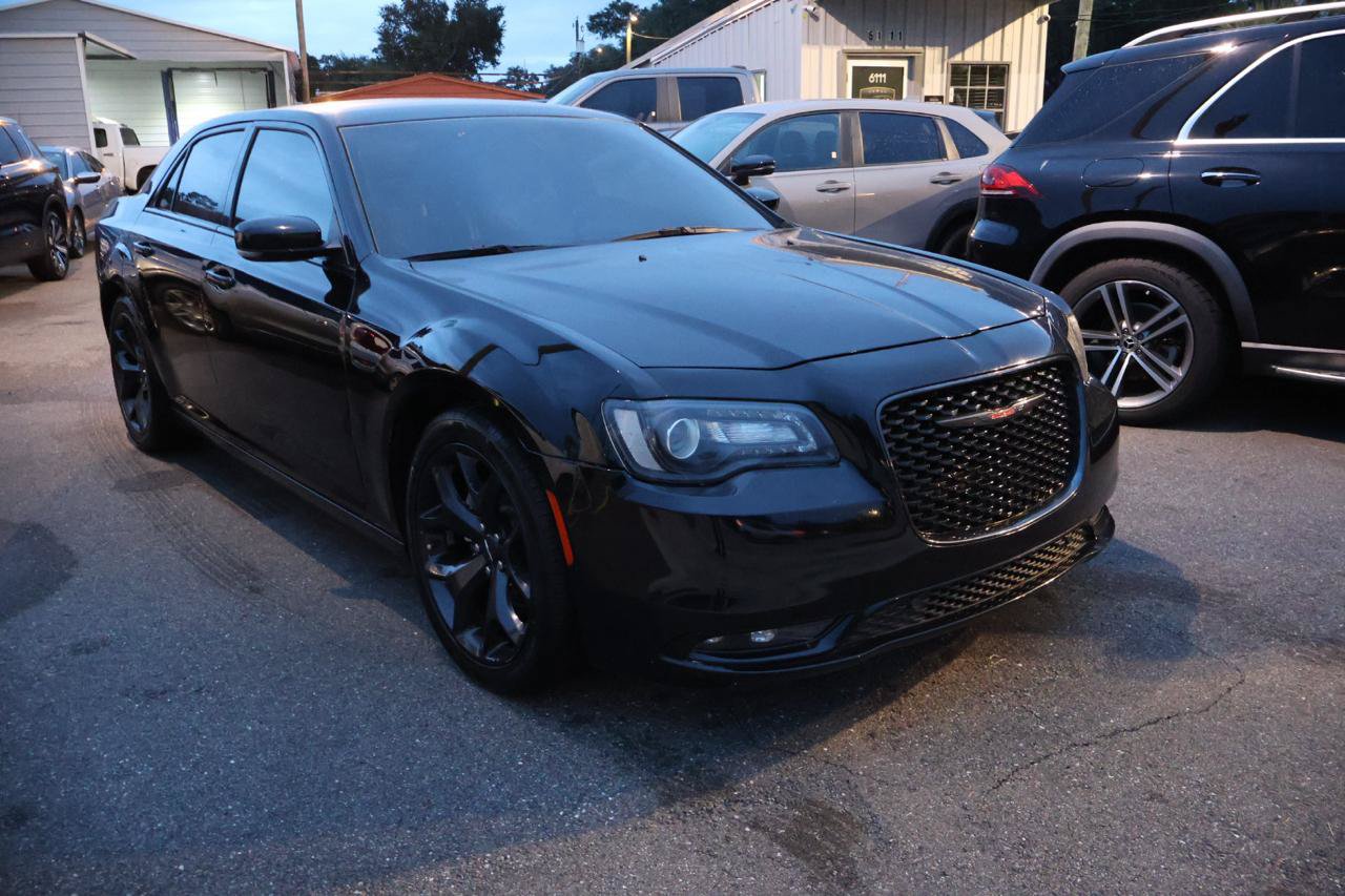 Used 2021 Chrysler 300 S RWD image 2