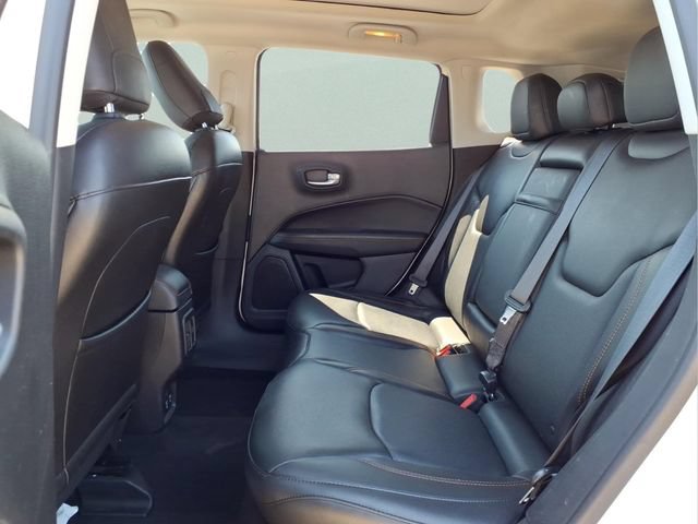 Used 2018 Jeep Compass Limited w/ Navigation Group AWD/4WD image 9