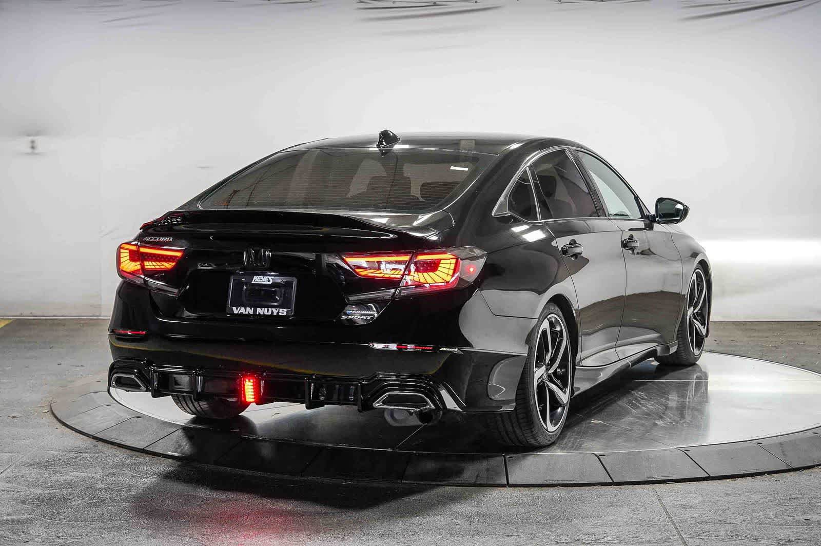 Used 2022 Honda Accord Sport image 4