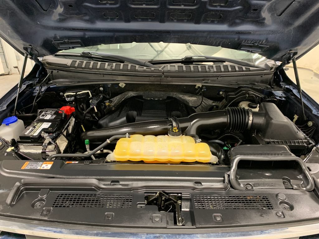 Used 2018 Ford Expedition XLT w/ Equipment Group 201A AWD/4WD image 15