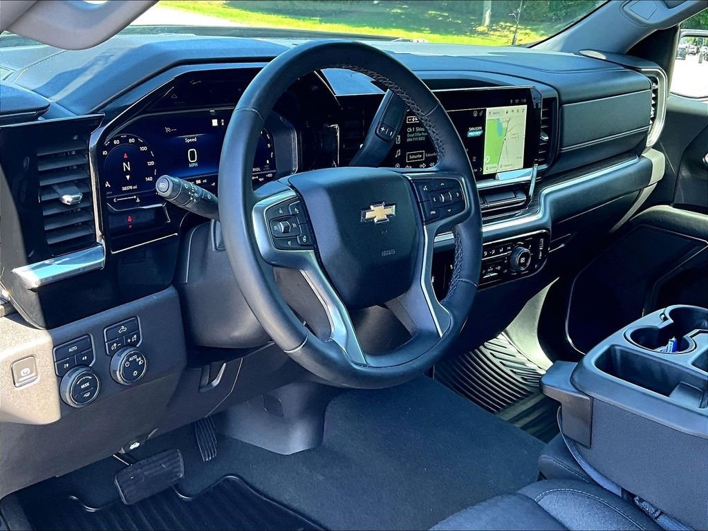 Used 2023 Chevrolet Silverado 1500 LT AWD/4WD image 8