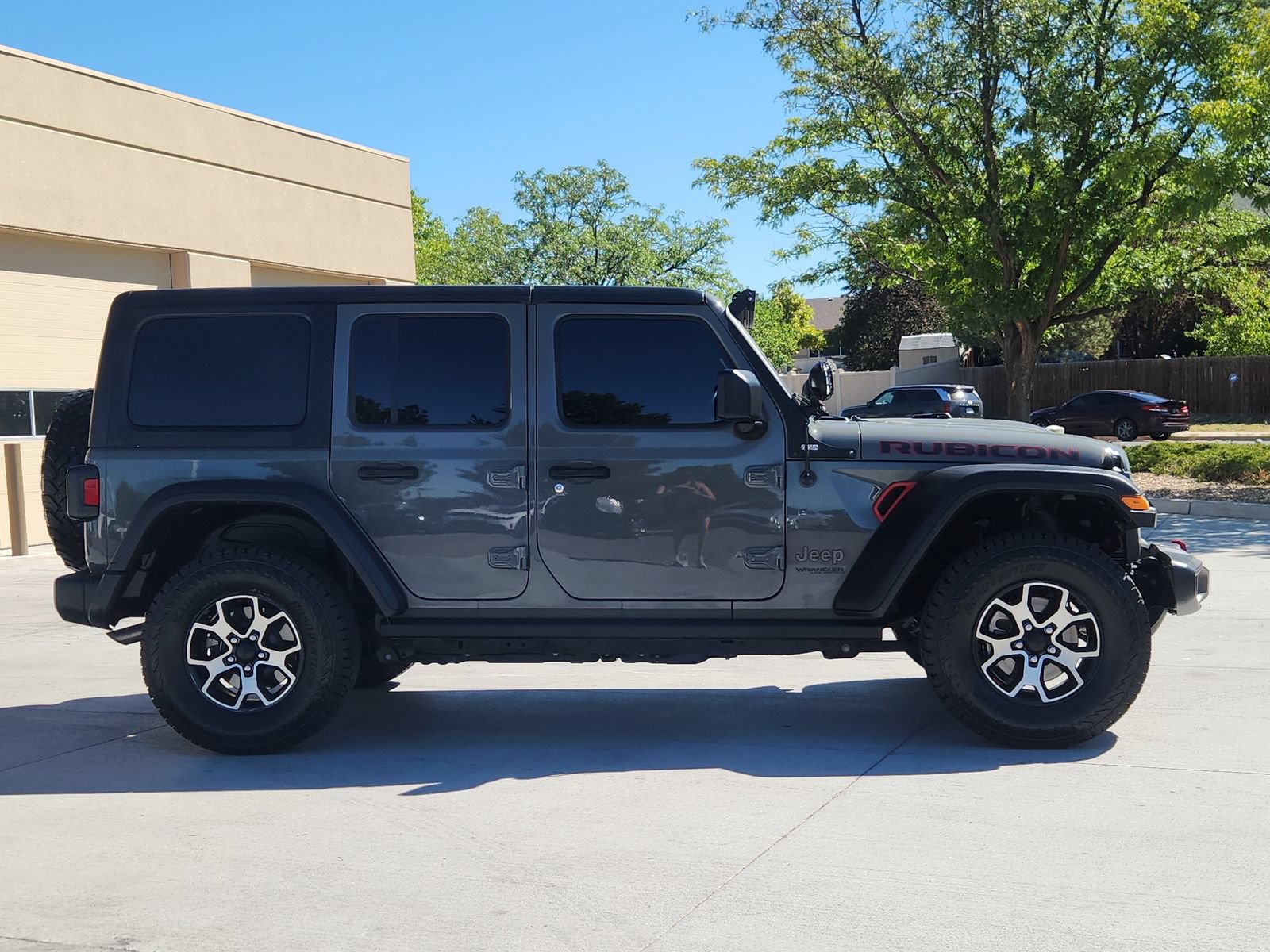 Used 2021 Jeep Wrangler Unlimited Rubicon w/ Cold Weather Group AWD/4WD image 6