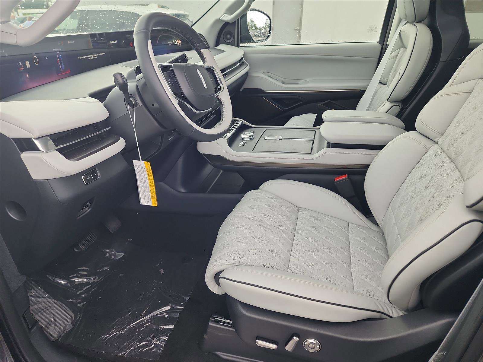 New 2026 Lincoln Navigator L Black Label AWD/4WD image 13