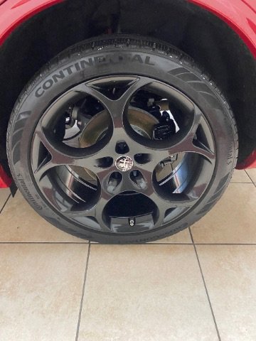 Used 2023 Alfa Romeo Stelvio Estrema image 38