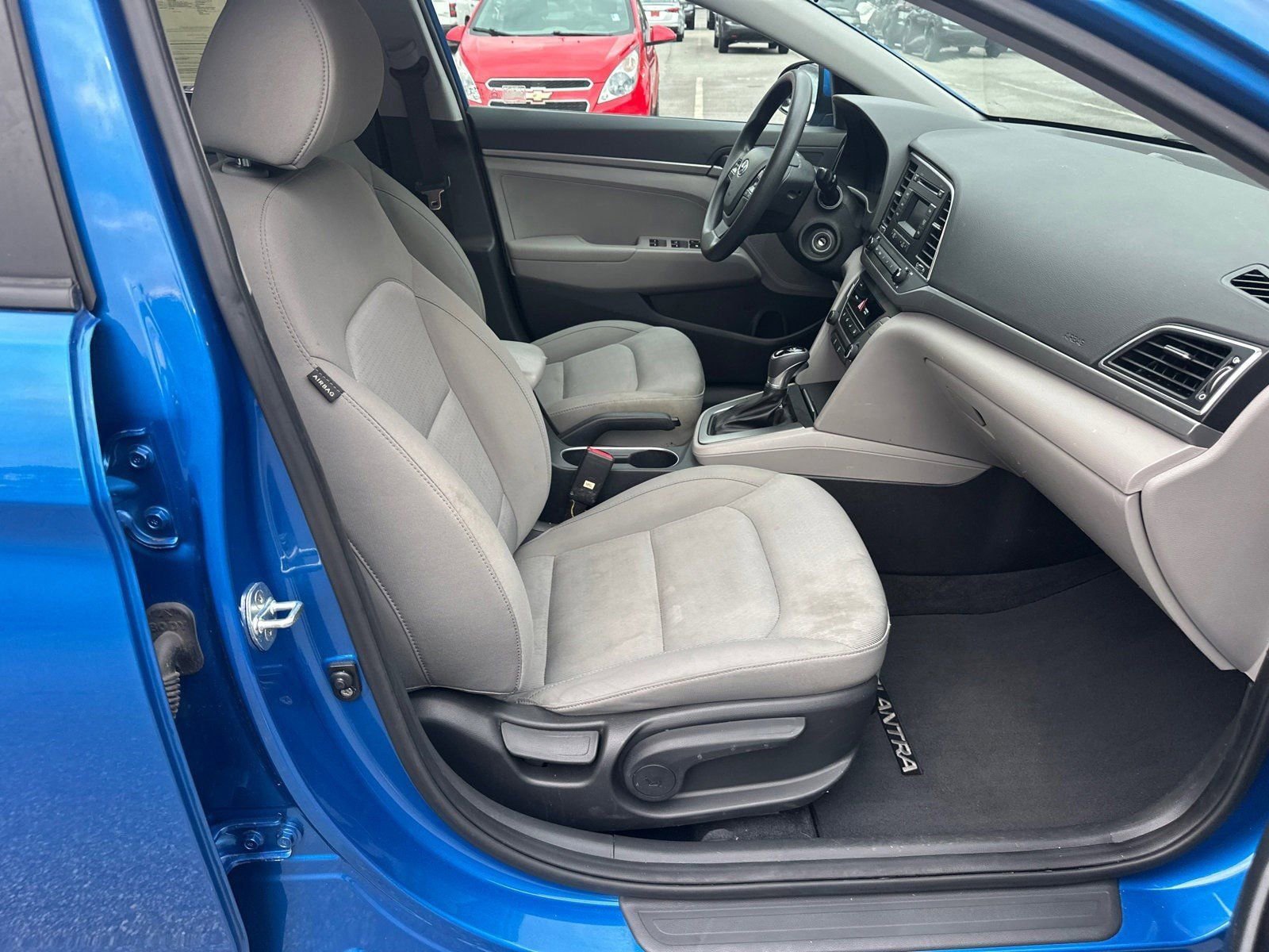 Used 2017 Hyundai Elantra SE image 13