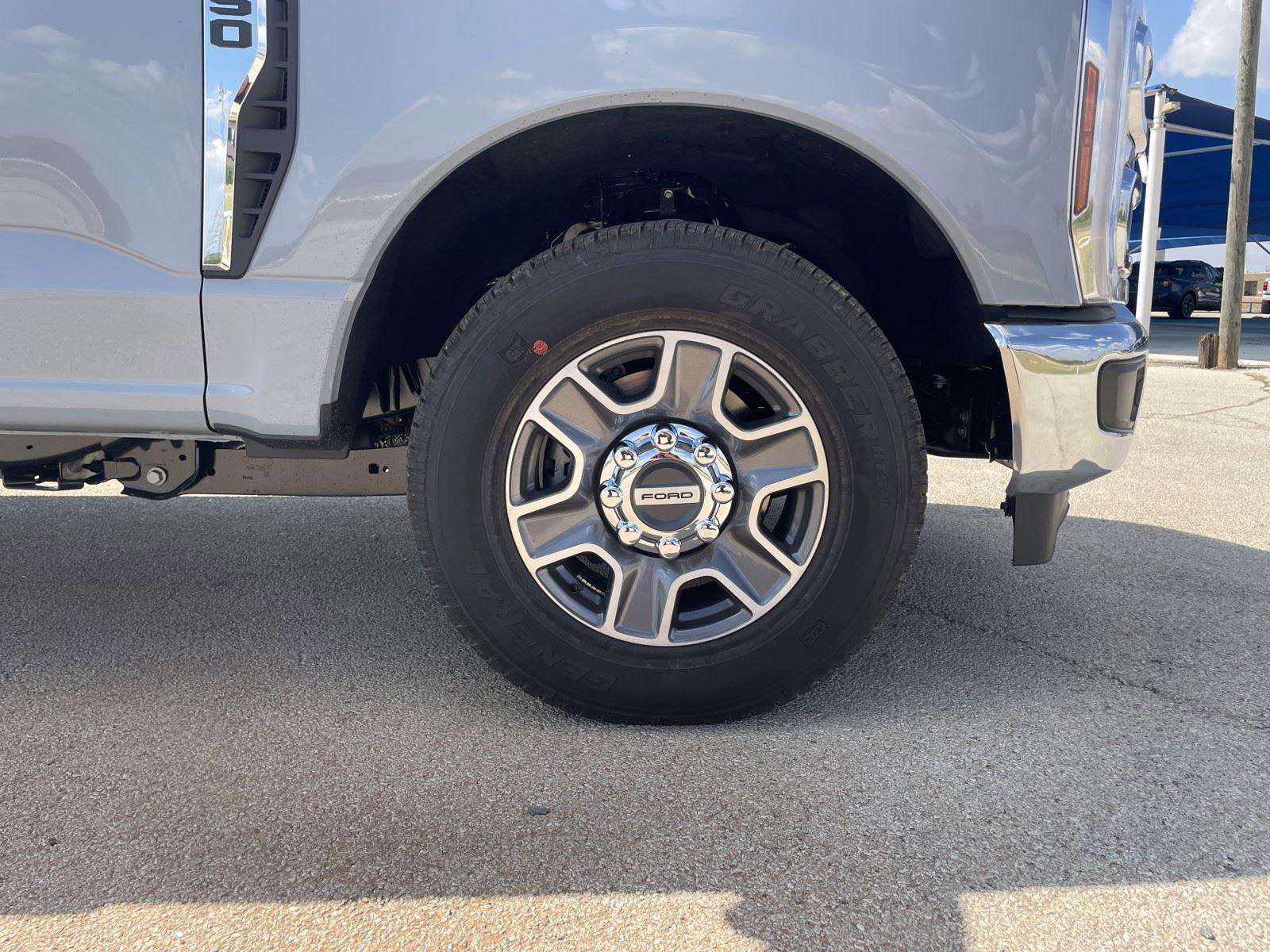 New 2026 Ford F350 Lariat image 38